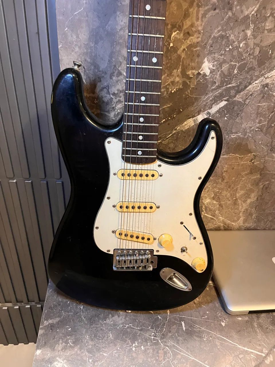 Guitarra Squier 