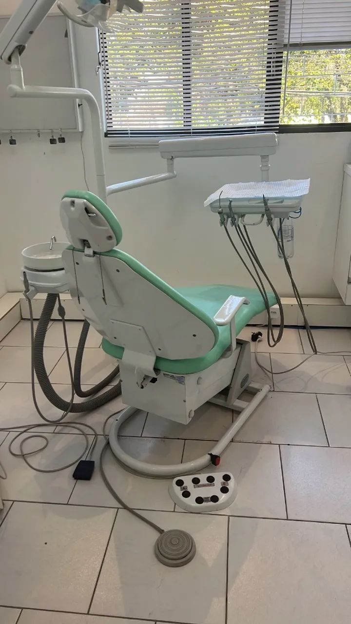 Cadeira odontológica usada