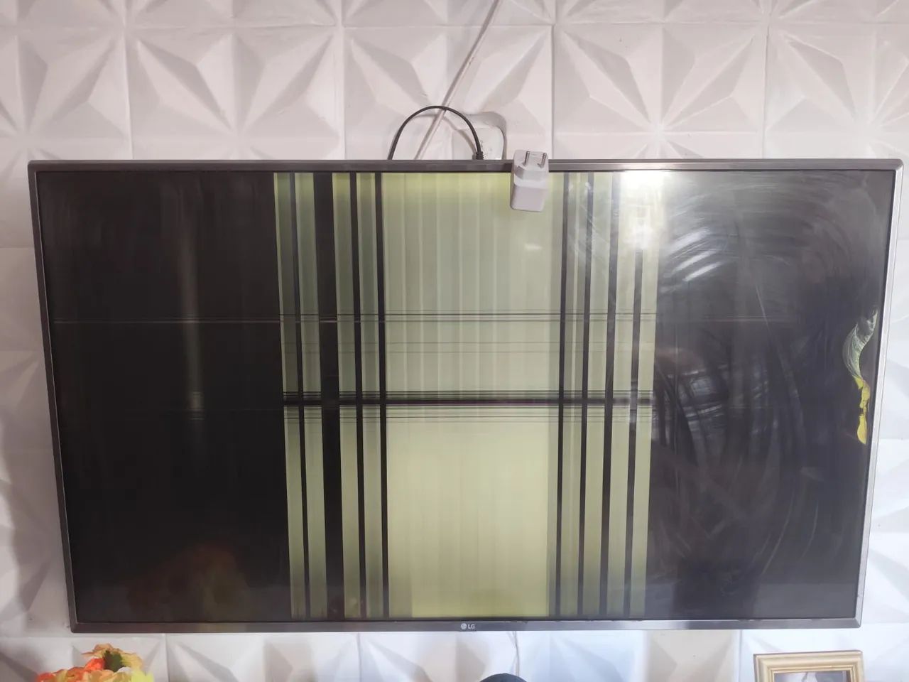 TV LG 49" (DEFEITO DISPLAY) - Foto 3