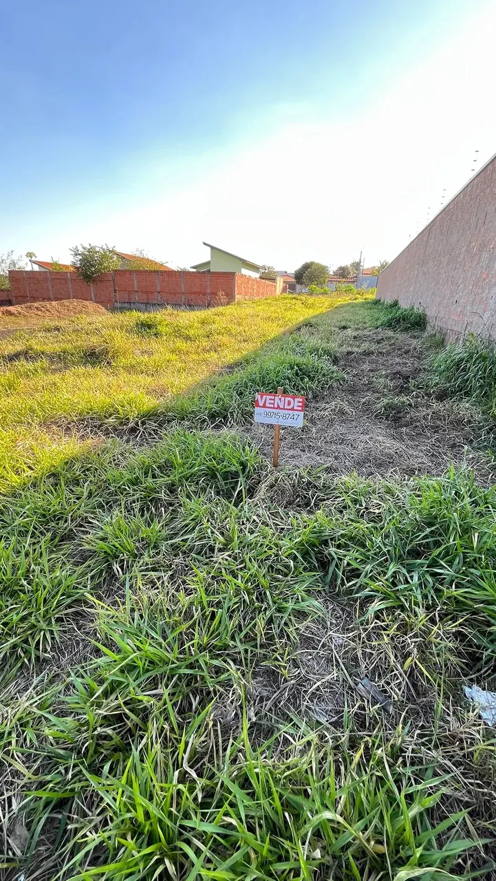 OPORTUNIDADE.... Terreno à venda 360 m2, com vizinhos já definidos, ótima vista, Brotas/SP