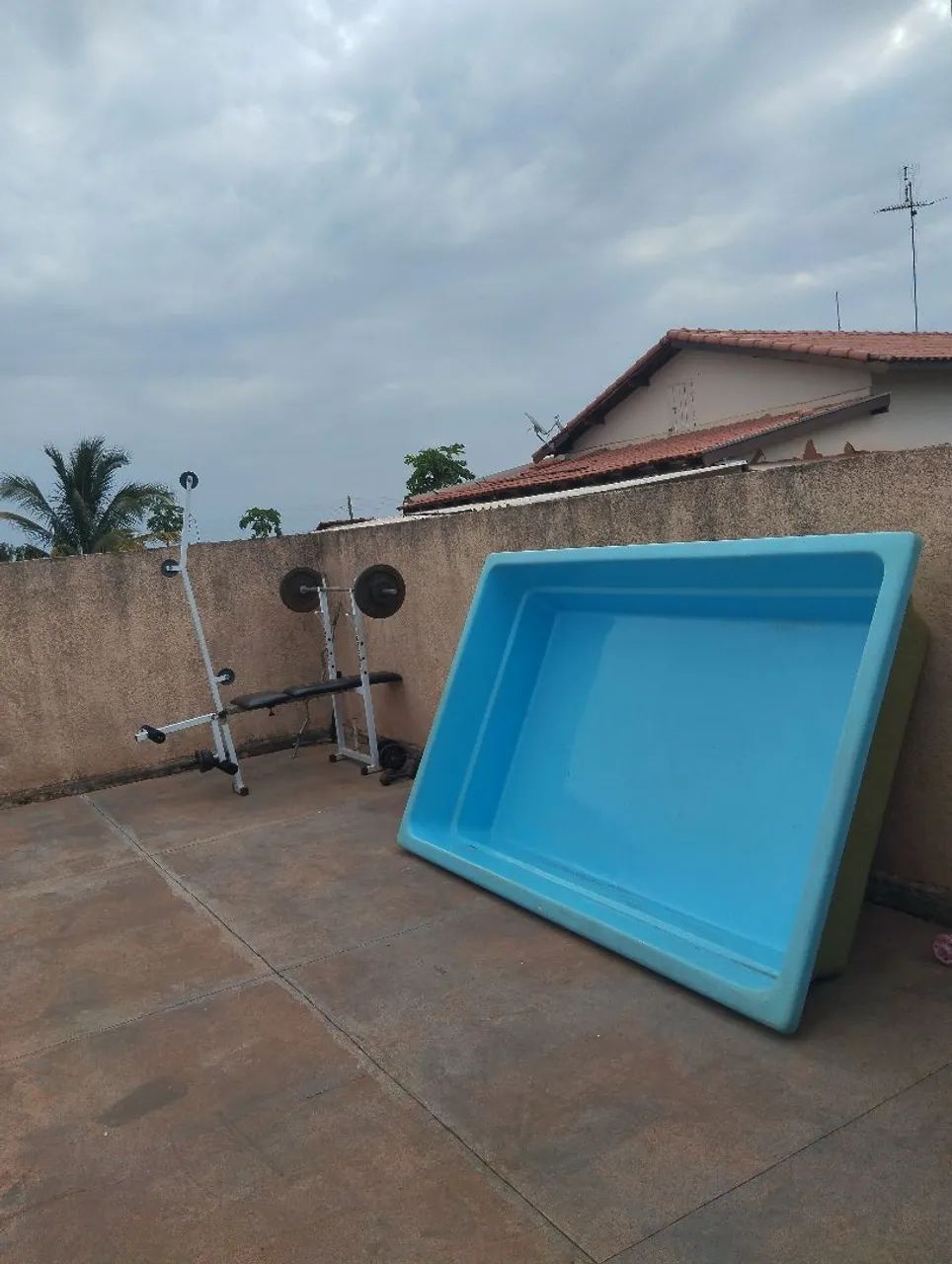 Piscina de fibra 2500 LT 1000 reais 