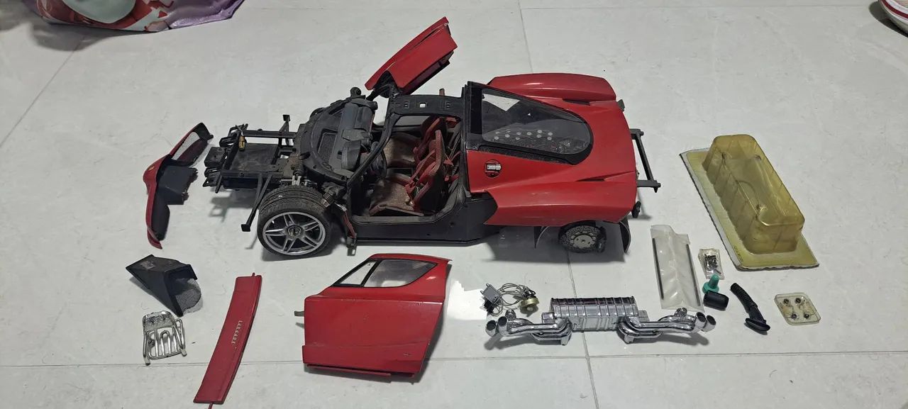 Miniatura Ferrari Desmontada - Foto 5