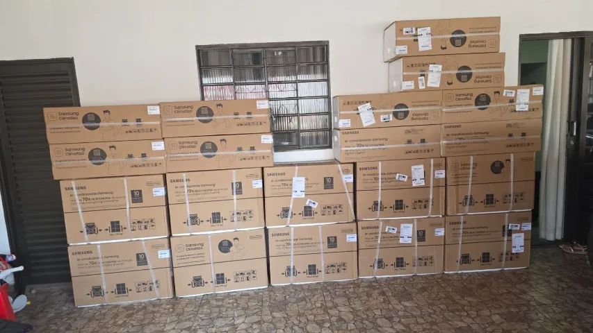 LACRADO - Ar Condicionado Samsung WindFree AI Wi-Fi 12000 (12 mil) Btus AR12DYFAAWK 220v