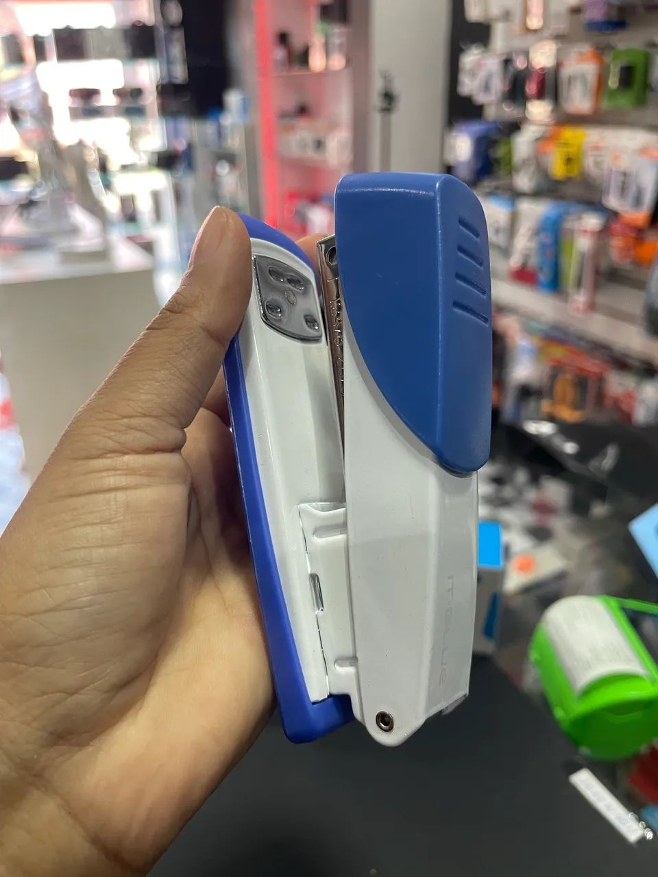Grampeador LE-6010 da marca IT-BLUE.  