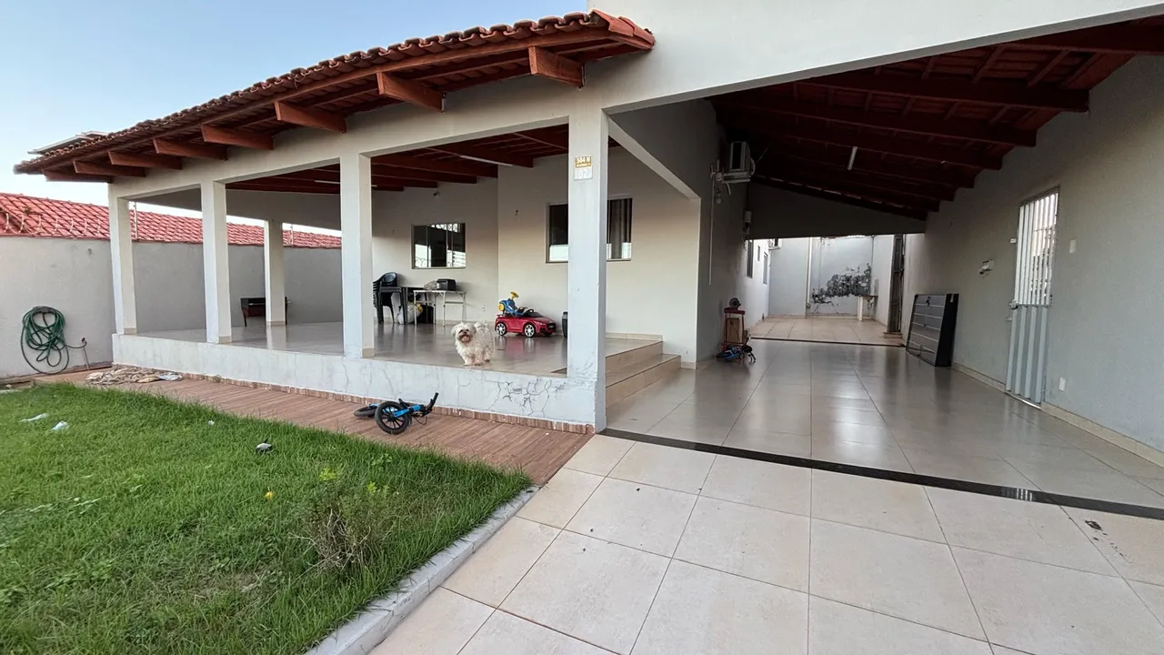 Casa 3/4 com laje,energia solar terreno 300 m²