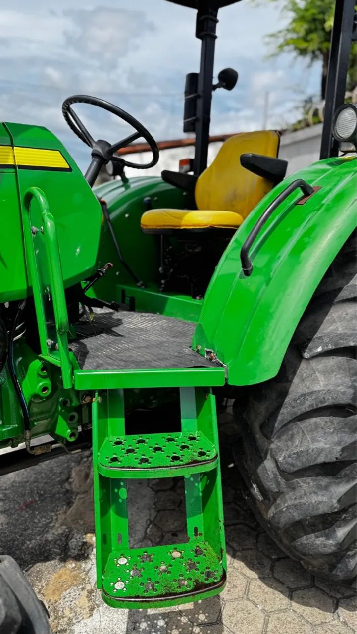 Trator John Deere 5080 E64319030600195124