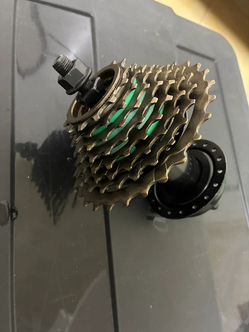 Cubo com catraca traseiro de bicicleta