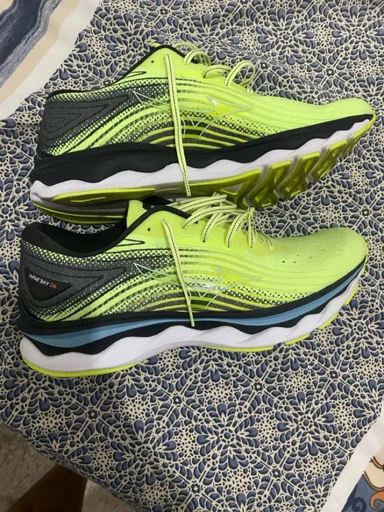 Tênis de corrida Original Mizuno Wave Sky 6- Tamanho 44