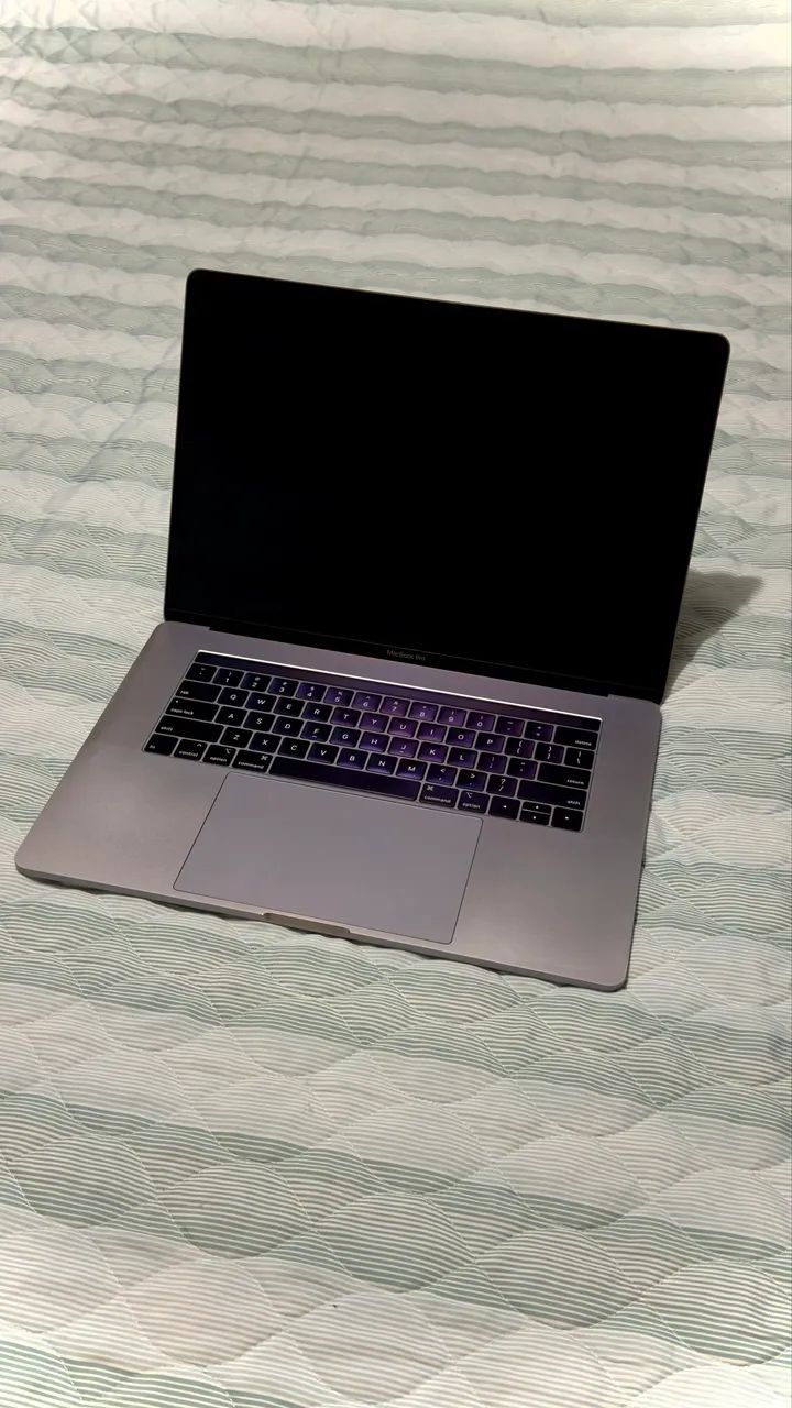 Macbook PRO processador i9, 16gb ram 