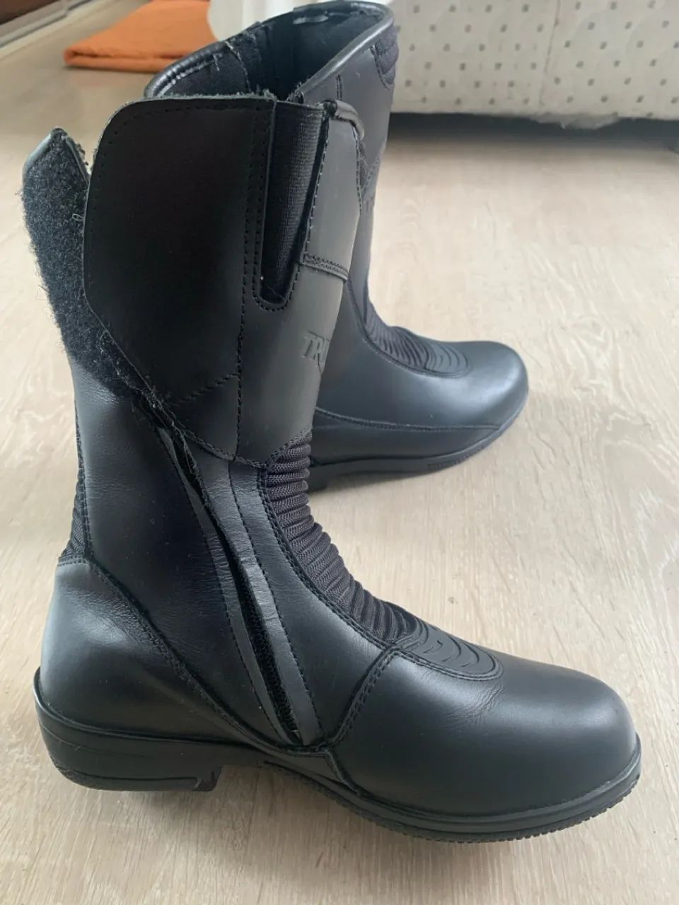 Bota motociclista Triumph Alpinestar tamanho 35 nova