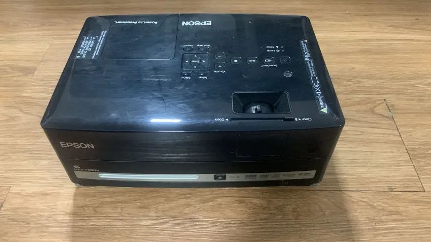 Projetor Epson PowerLite Presenter L - Modelo H319A |Completo, Potente e com Som Integrado