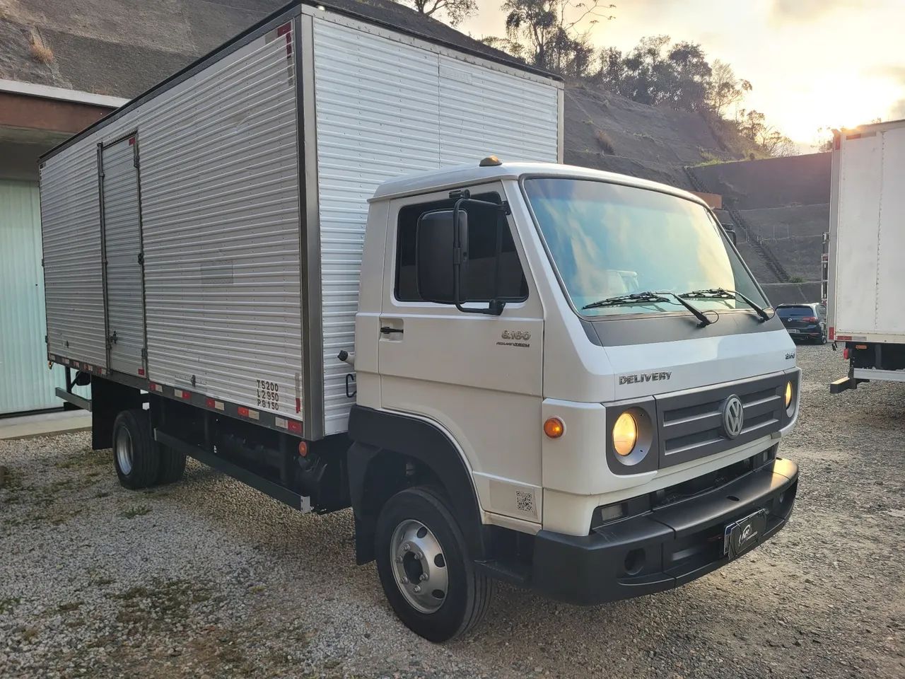 VW 8.160 Delivery 2015 Baú 6,20mts 6 Pneus Novos - Foto 4