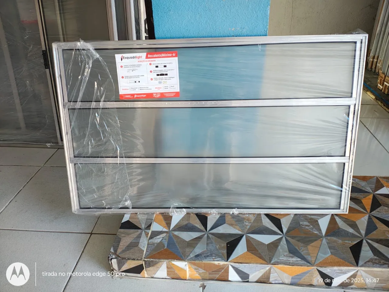 Janela Basculante 1.00 largura 60 altura R$ 165,00