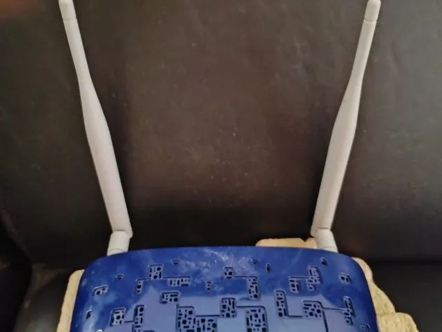 Modem Router  (TP LINK)  300Mbps Wireless N ADSL2+  - Foto 3