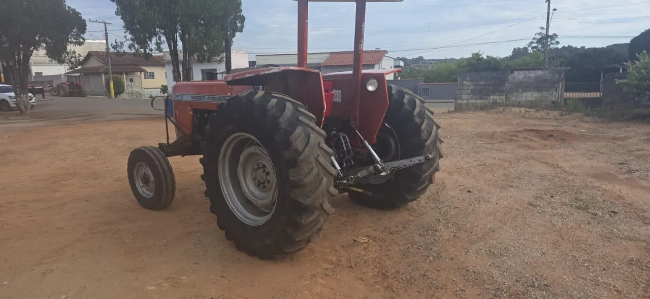 Trator Massey Ferguson 275