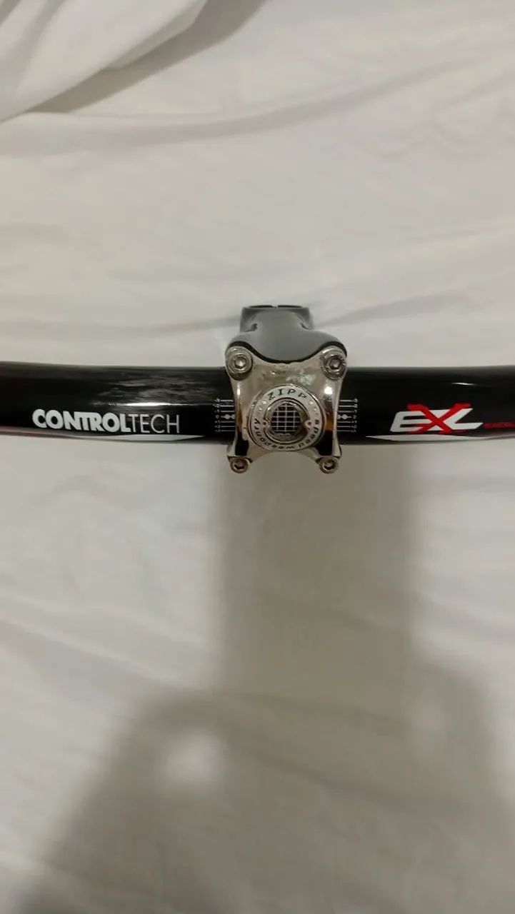 Mesa Zipp e guidão de carbono ControlTech - Foto 4