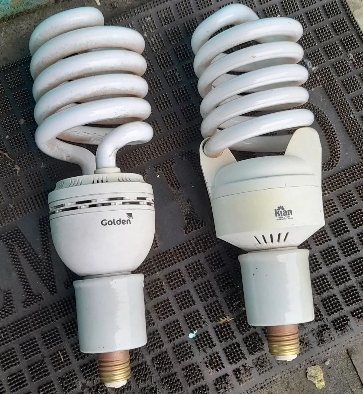 2 Lâmpadas 80W Fluorescentes Espirais + Soquete Adaptador 