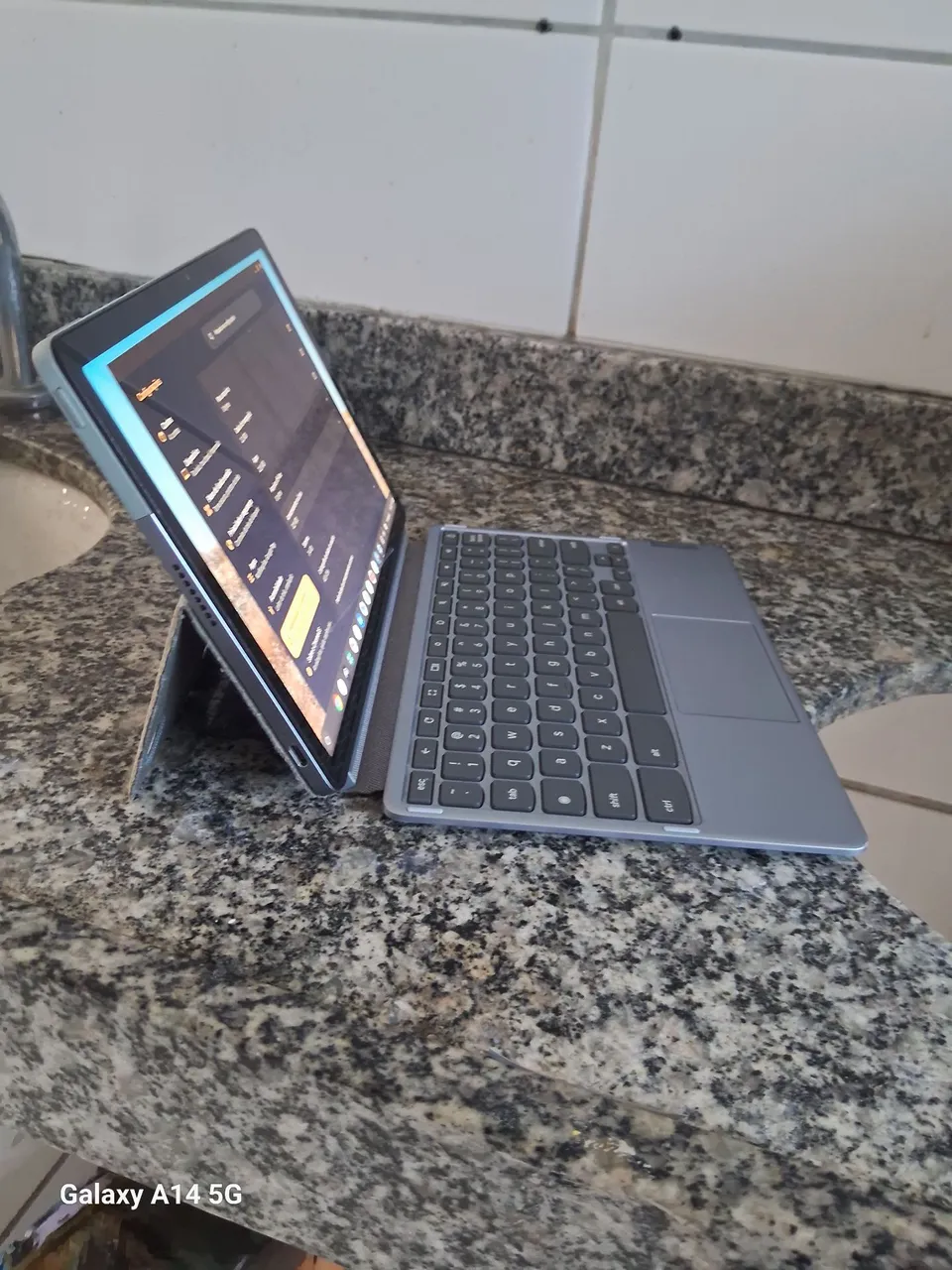 Tablet com teclado - Perfeito para trabalho e estudo