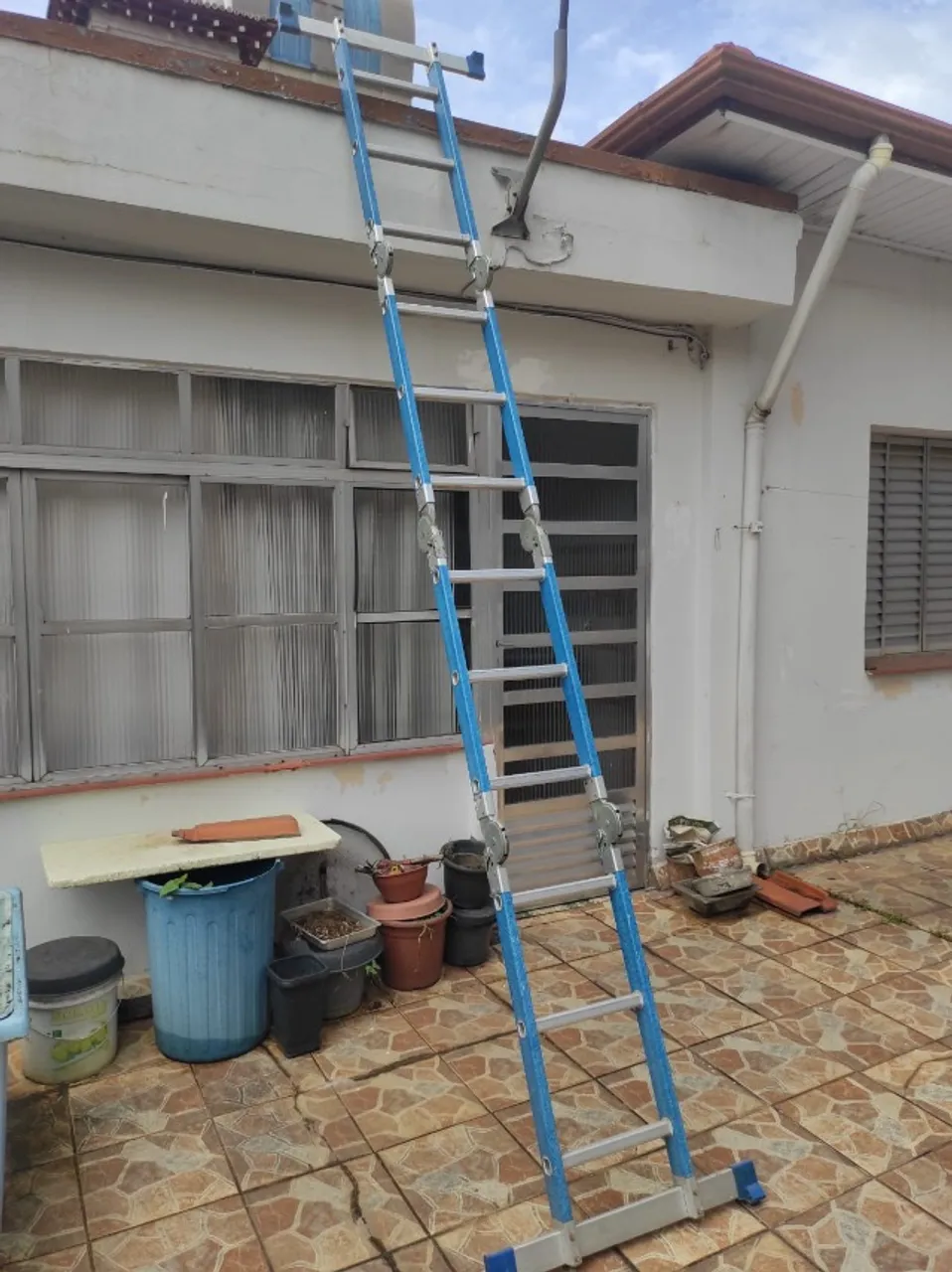 Escada Multi-Funcional Articulada 4x3 (4 partes e 3 degraus cada parte)