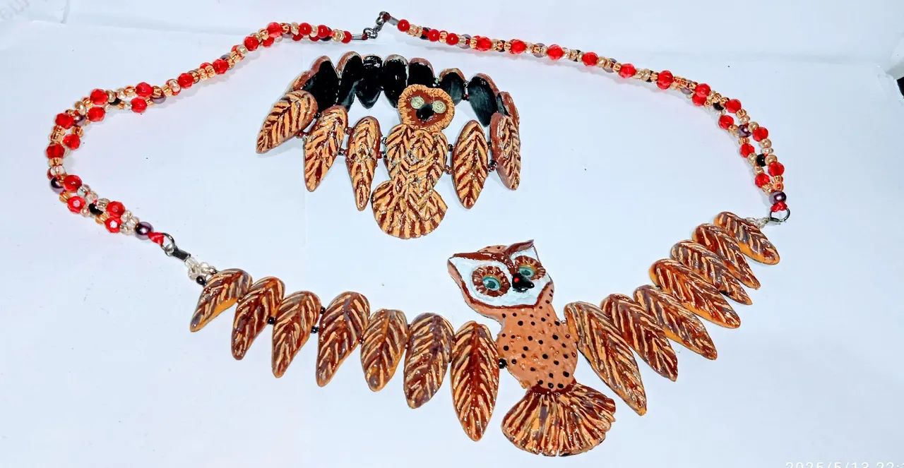 1Colar 1Bracelete Coruja em porcelanato 