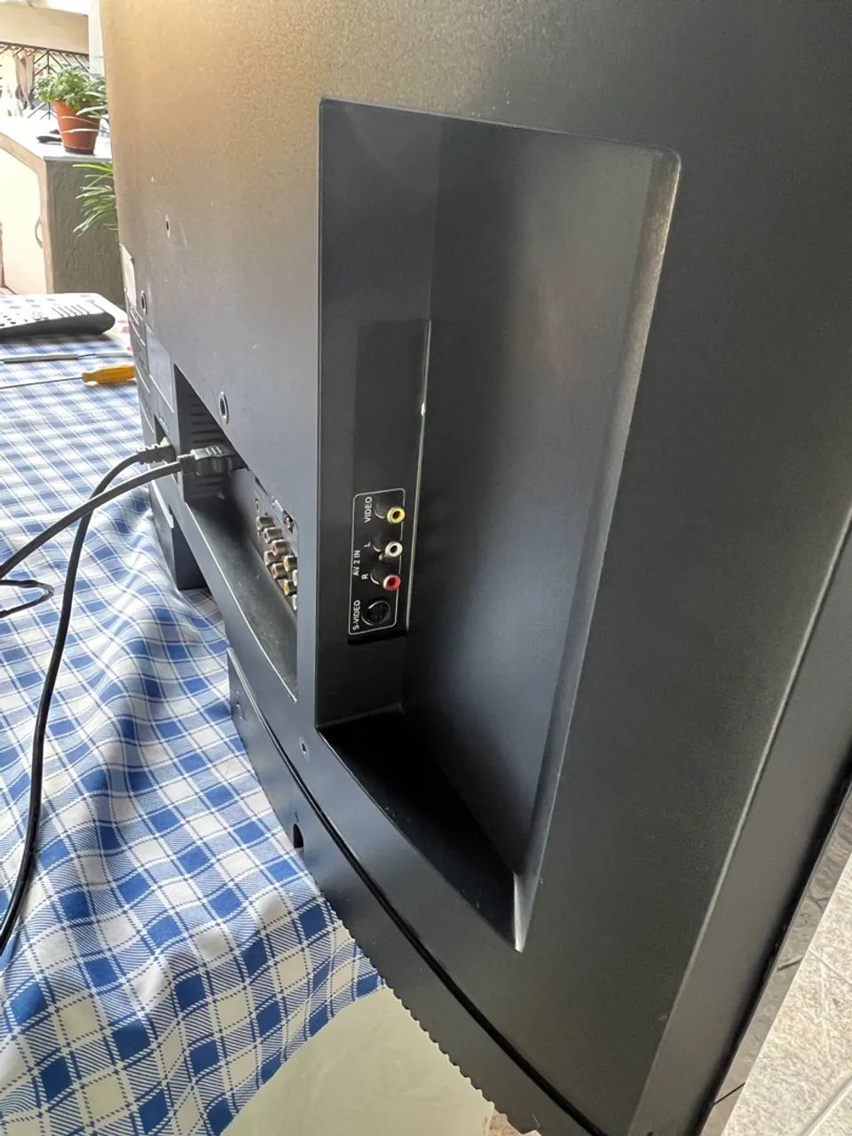 TV AOC 32 polegadas OBS: Com DEFEITO  - Foto 3