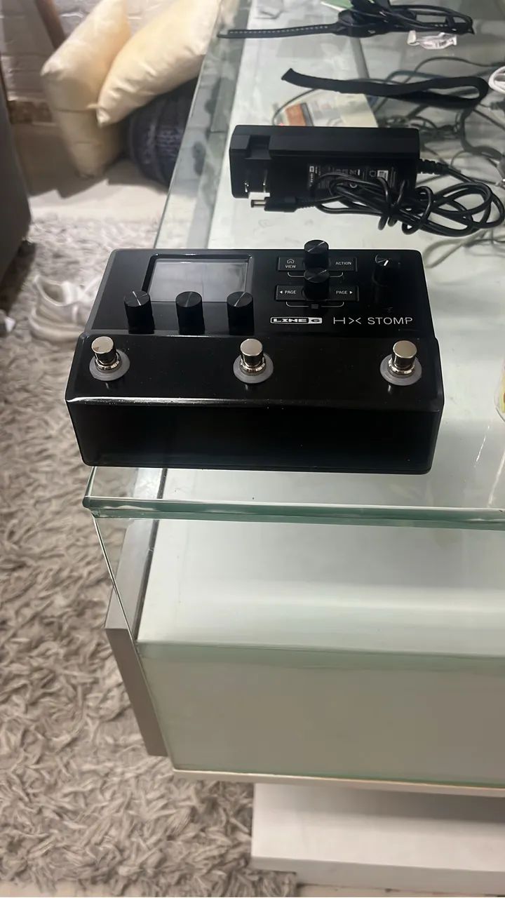 Pedaleira compacta multiefeito Line 6 Hx Stomp - Oddity Color Black - Foto 3