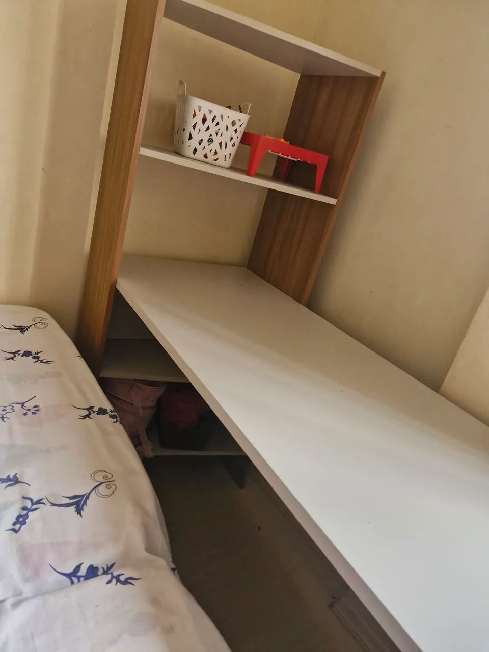 Mesa para computador match com 3 prateleiras artely  - Foto 4