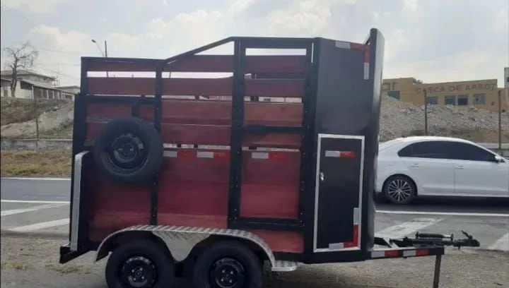 Carreta para transporte de animais