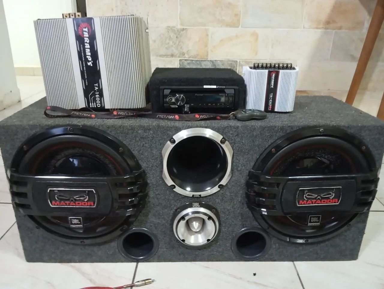 Car audio box64220039867778124