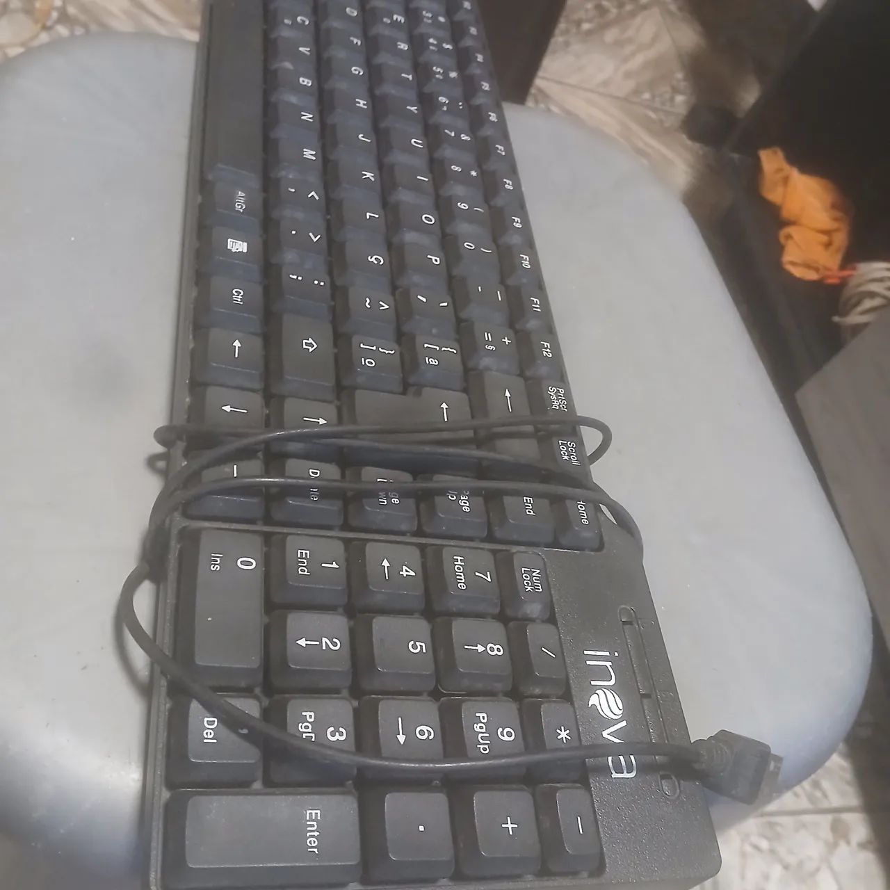 Vende se monitor computador marca LG  , funcionando perfeitamente . Teclado vendo  40,00 - Foto 3