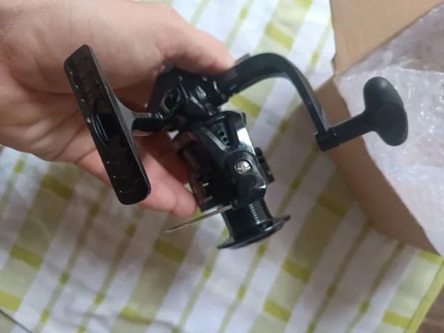 Molinete para pesca Serie 4000 novo na caixa - Foto 2