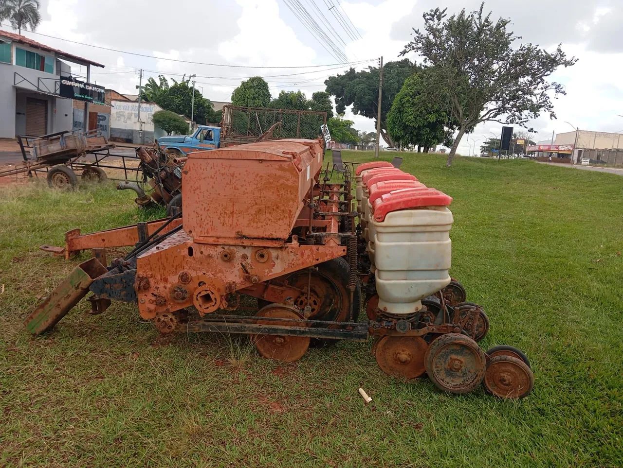 Plantadeira de grãos usada
