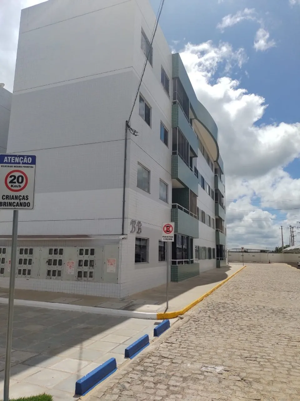 Apartamento próximo ao GGUpe, Facape e Uninassau, disponível para locação