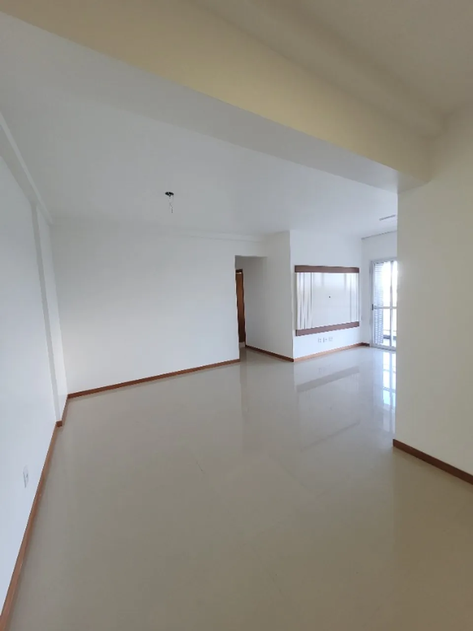 Breeze Residence Alugo apartamento 3/4 sendo 2 Suítes