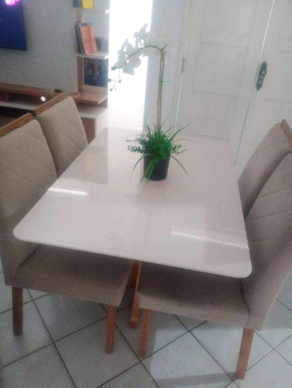 Rectangular table with 4 chairs64296129442306122