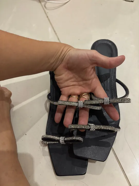 Sandália feminina preta Santa Lolla