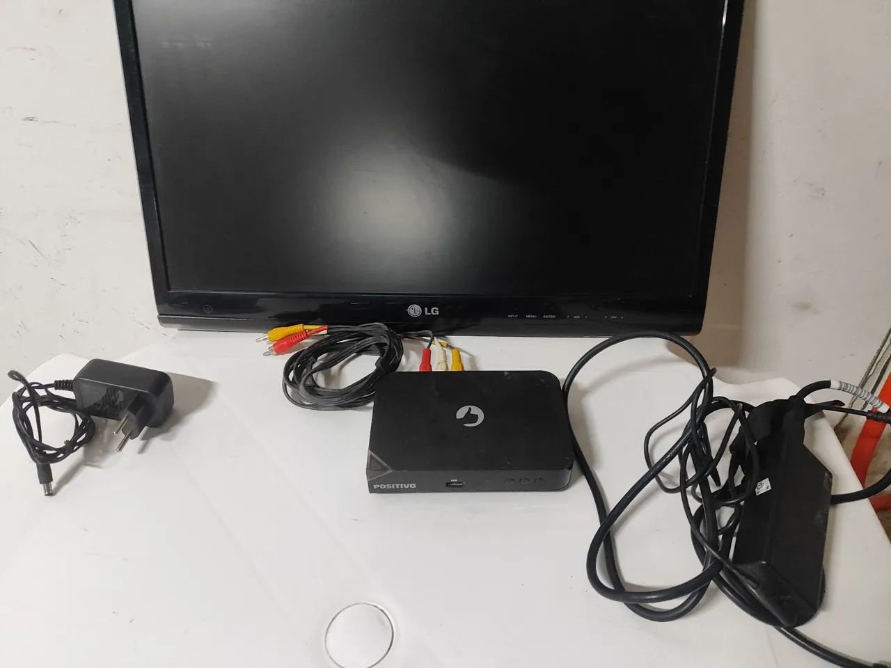 TV LG 22.5 polegadas + Receptor Positivo - Foto 2