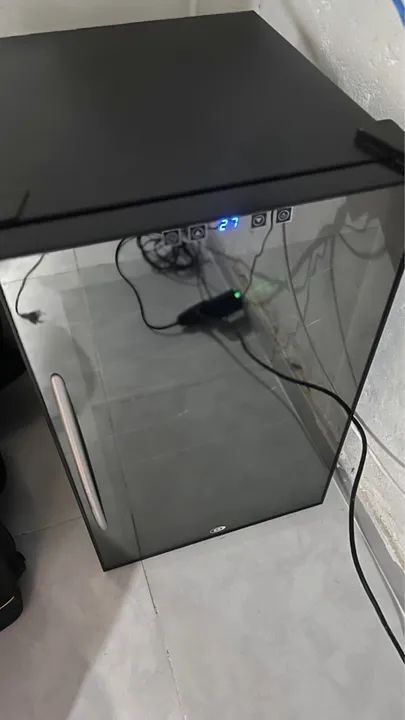 Adega de Vinho Climatizada com Iluminação LED - Foto 2