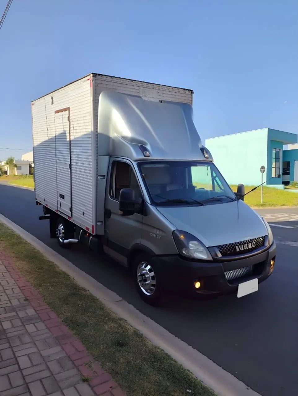 Iveco daily 35s14 baú 