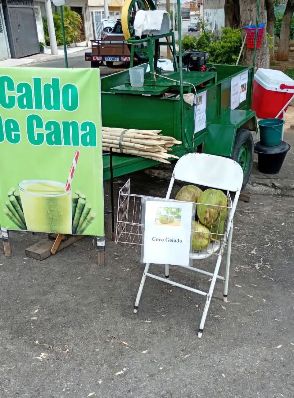 Carretinha Caldo de Cana com moenda e motor. Vendendo com dó.