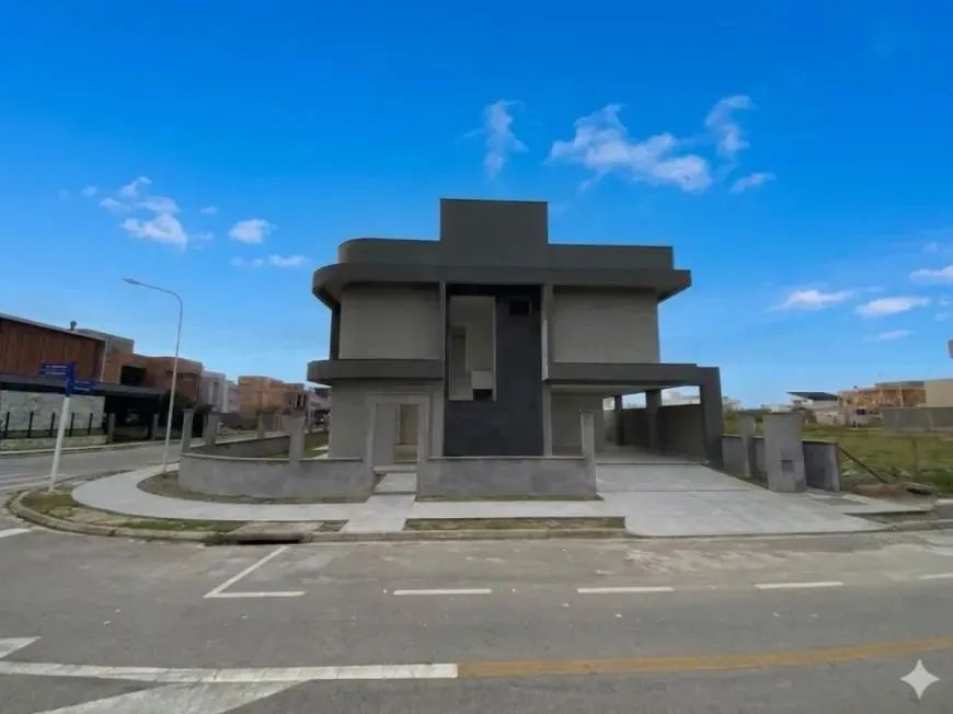 Casa com 4 quartos na Praia do Campeche, em Florianópolis. - Foto 4
