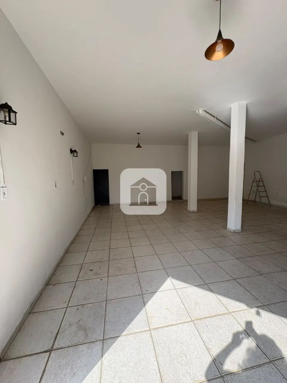Cômodo comercial para locação no bairro Saraiva - Foto 2