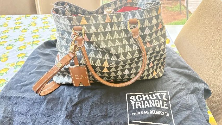 Bolsa Schutz Triangle Lara - Foto 2