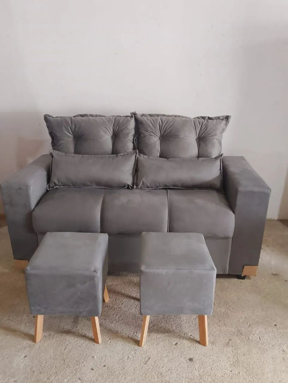 Sofá com pufs 3 lugares novo lacrado de fábrica  - Foto 2