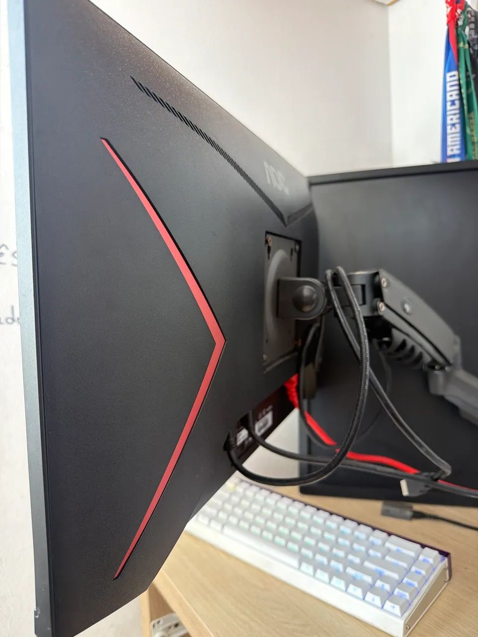Monitor Aoc 165Hz 1 Ms 23,8? - Foto 2