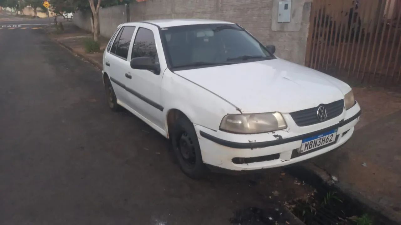 Volkswagen Gol Gol 1.0 Plus 16v 2p 2001