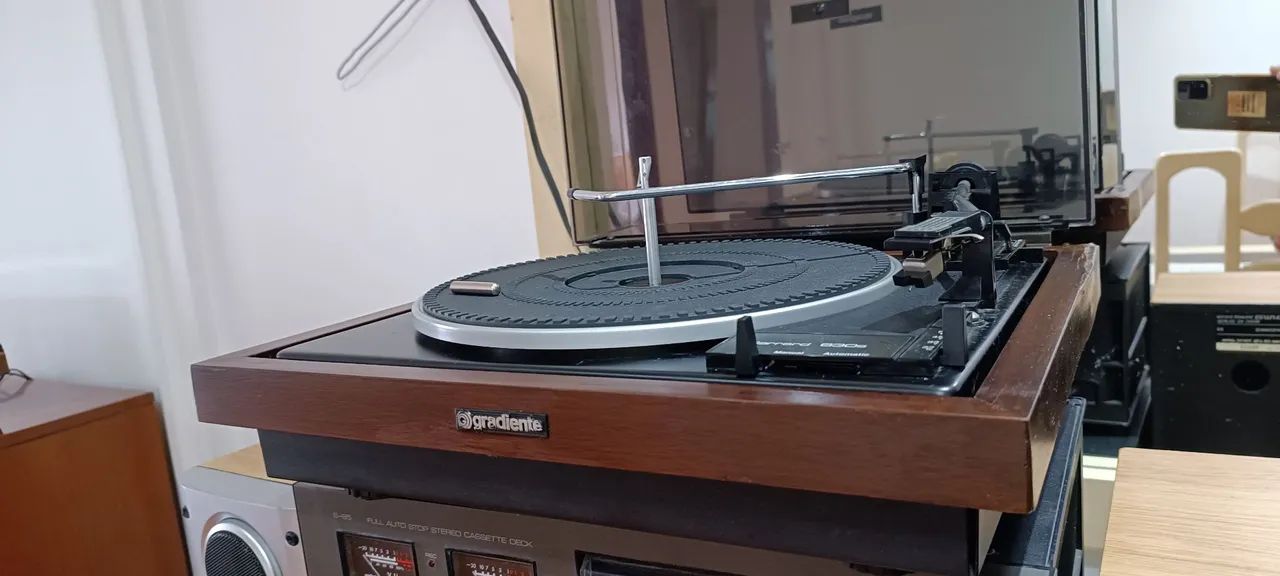 Toca Discos Garrard Gradiente 630S - Foto 2