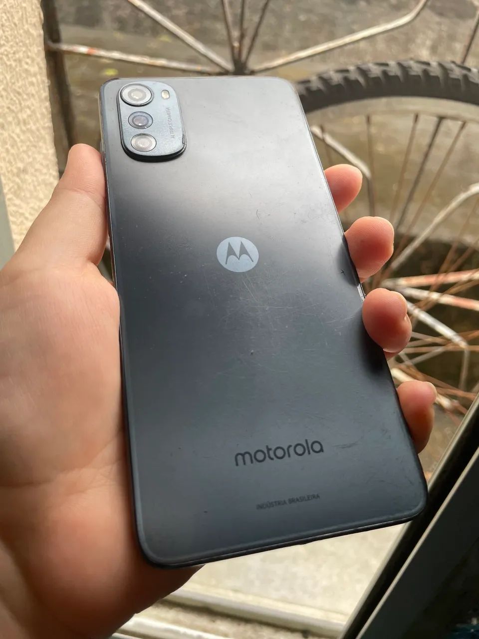 Motorola E32 seminovo 