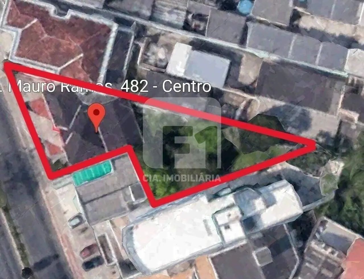 Terreno à venda na Avenida Mauro Ramos