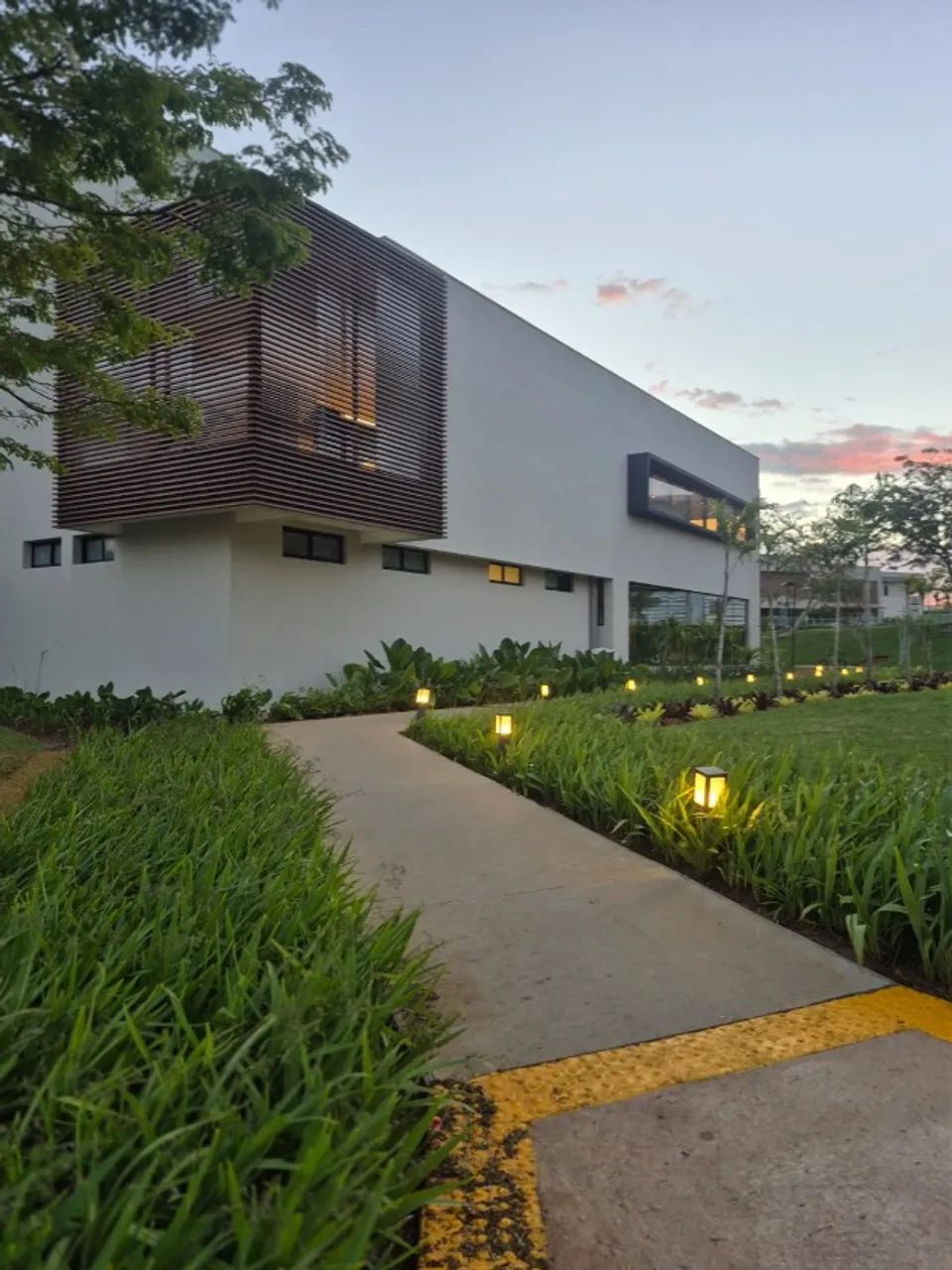 Condomínio Jardins Amsterdã - Lote de 517 m², lado sombra, escriturado por 269.999,00 - Foto 2